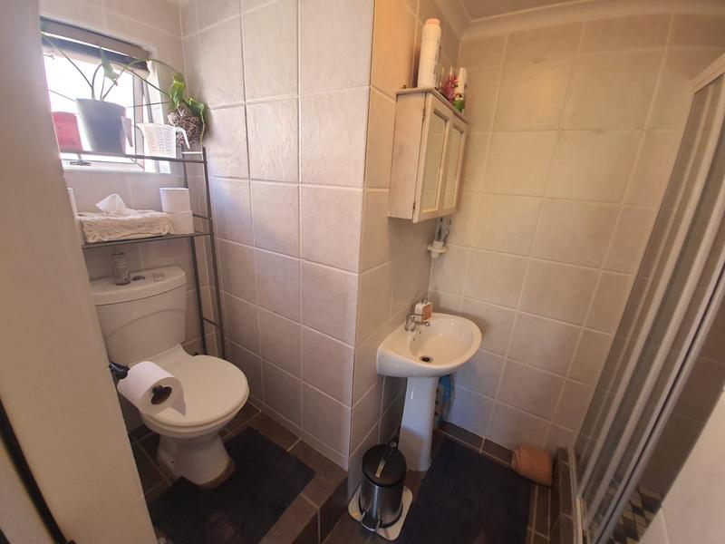 2 Bedroom Property for Sale in Gordons Bay Western Cape